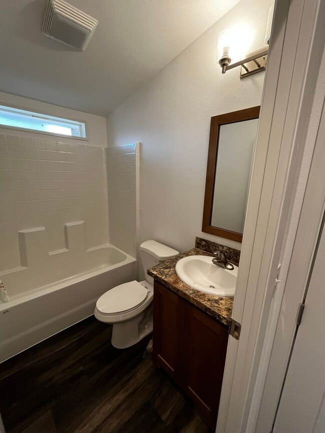 Building Photo - Beautifully Kept Newly Constructed Manufactured Home 3bed/2bath