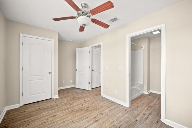 Building Photo - 721 Arbor Lake Dr