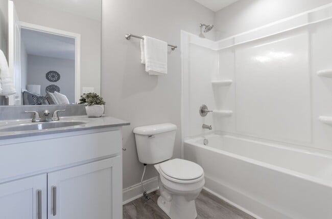 Building Photo - 1000 Henry Pl Blvd