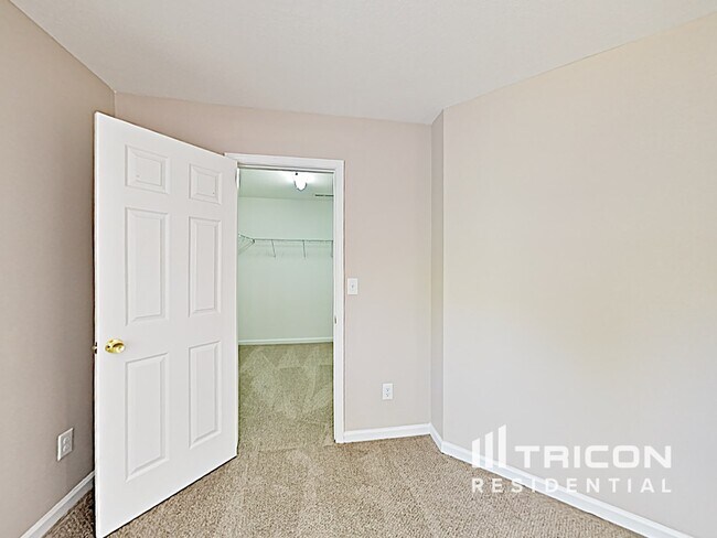 Building Photo - 1710 Ledson Ct