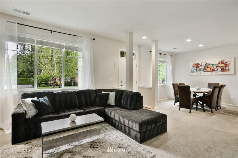 Building Photo - 4703 Strathmore Cir SW