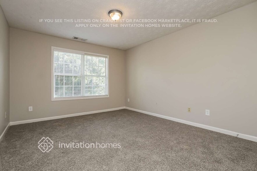 Building Photo - 333 Interlake