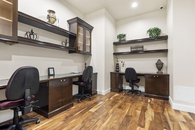 Building Photo - 616 Clearwater Park Rd