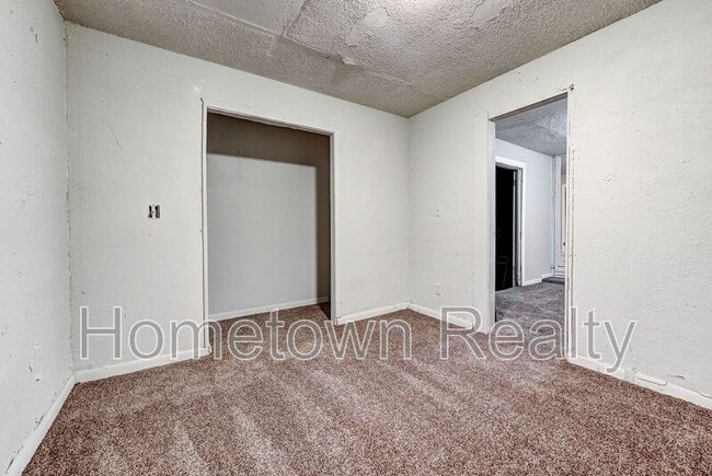 Building Photo - 1135 N Billen Ave