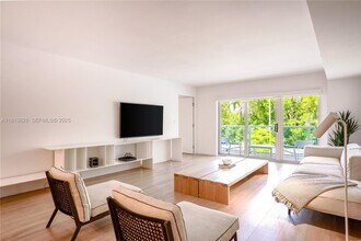 Building Photo - 291 Bal Bay Dr