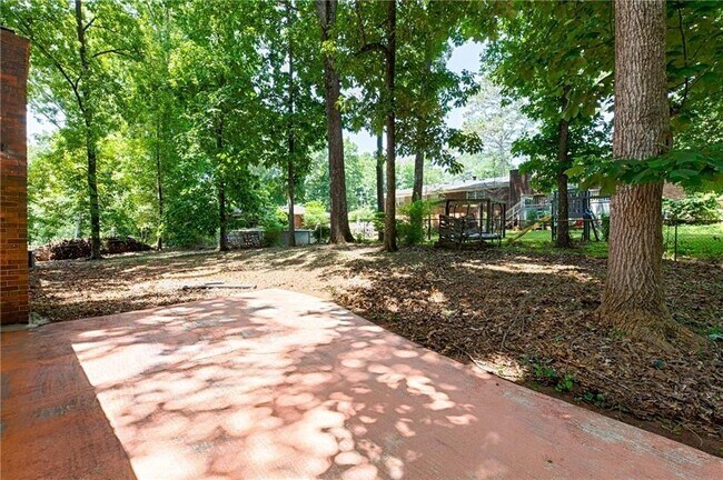 Building Photo - 3979 Potomac Dr NW