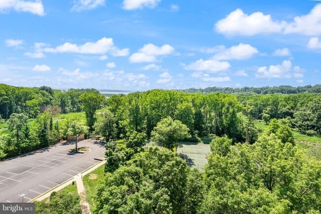 Building Photo - 6621 Wakefield Dr
