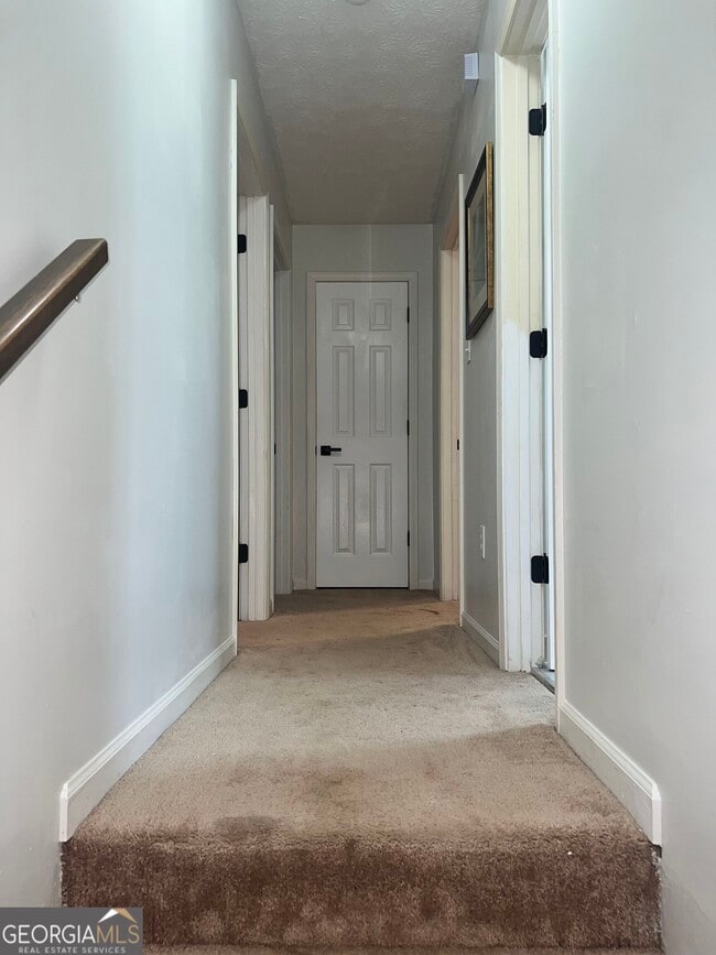 Building Photo - 527 University Cir