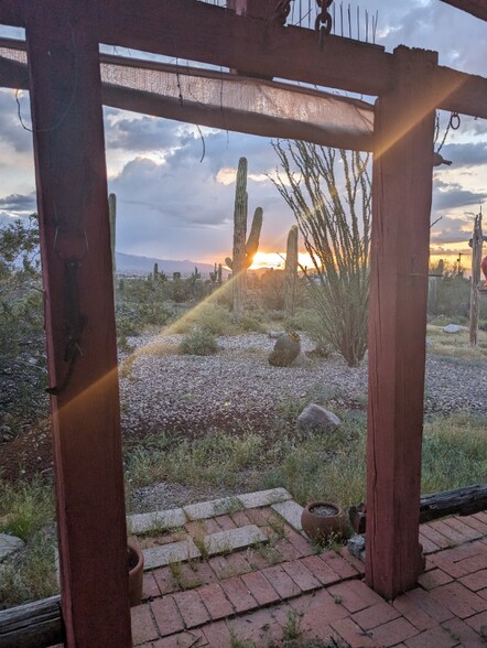 Building Photo - 4140 W Camino Pintoresco