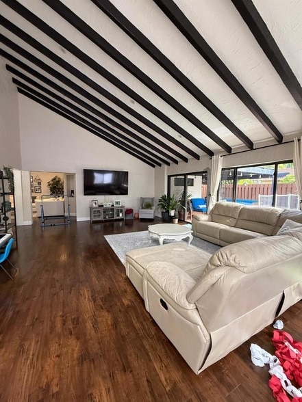 Building Photo - 1988 Sacramento