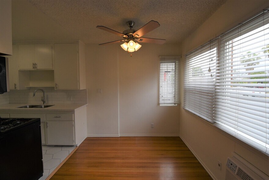 Building Photo - 5915 Fair Ave