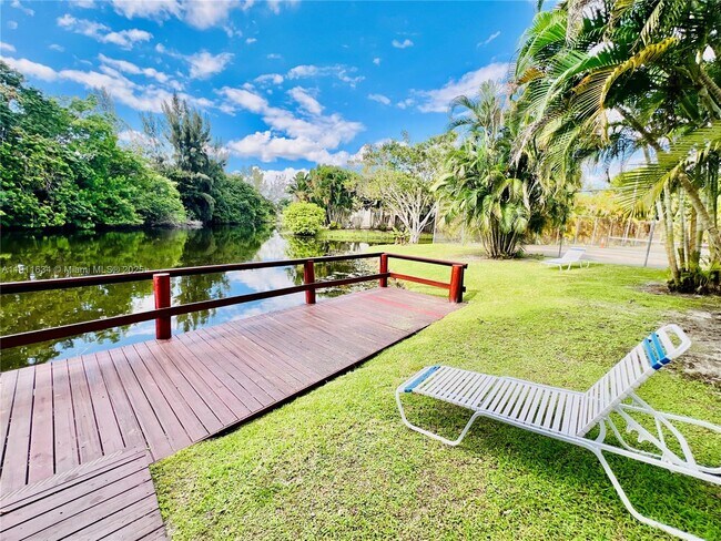 Building Photo - 1021 Mockingbird Ln