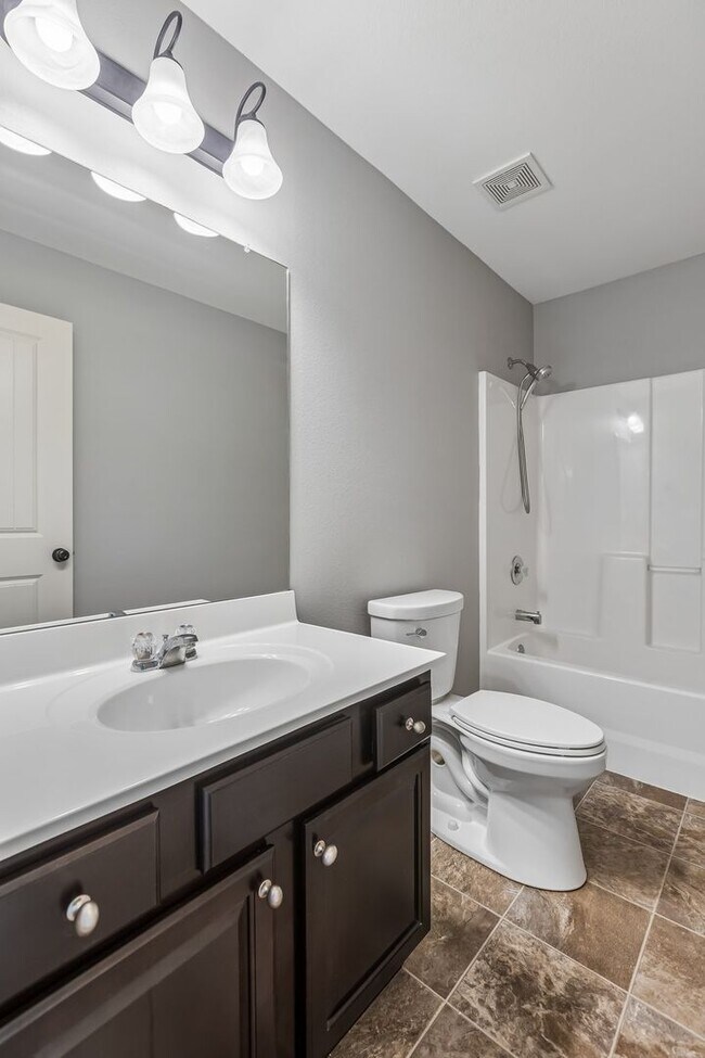 Building Photo - 15915 Filmore Cir