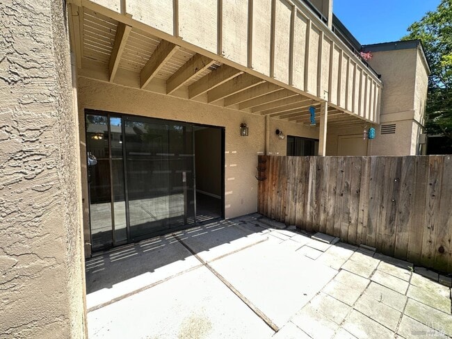 Building Photo - 2161 Northwood Cir