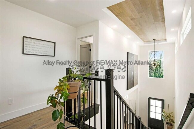 Building Photo - 491 Dunbar St SW