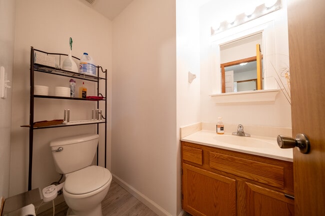 Building Photo - 1039 Fillmore Cir NE