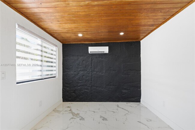 Building Photo - 6755 SW 27th St