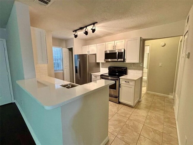 Building Photo - 320 Hawkstone Way