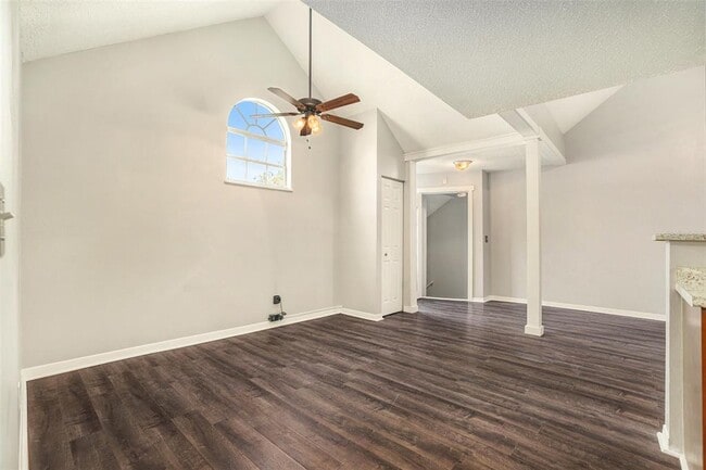 Building Photo - 12145 Armenia Gables Cir