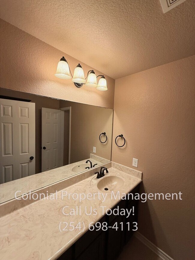 Building Photo - Available now 3 Bedroom 2 Bath Custom Home...