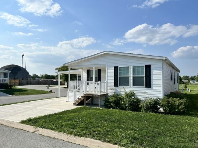 Building Photo - 5104 Augusta Blvd