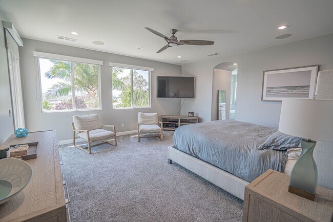 Building Photo - Spectacular 5-Bedroom Home with Pool, RV P...