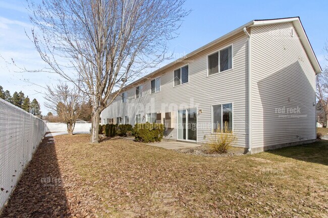 Building Photo - 4935 N Jasmine Ln