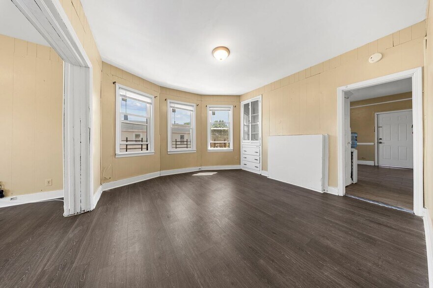 Building Photo - 359 Belmont Ave
