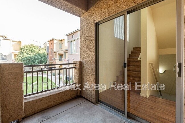 Building Photo - 2401 E Rio Salado Pkwy