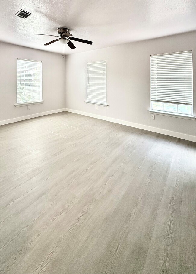 Building Photo - 12210 Cliffgate Dr