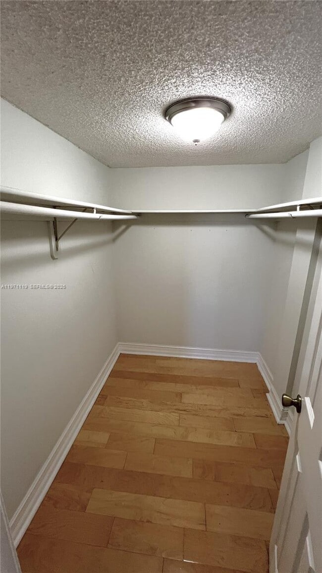 Building Photo - 10000 NW 80th Ct