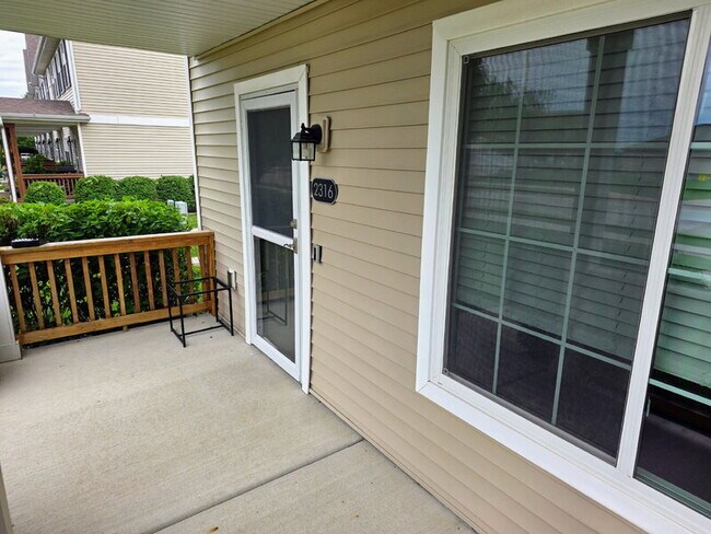 Building Photo - 2316 Hazeltine Pl
