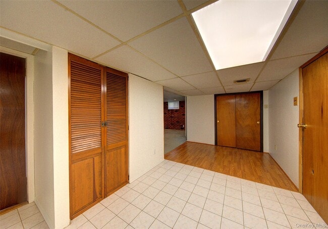 Building Photo - 411 St John Pl