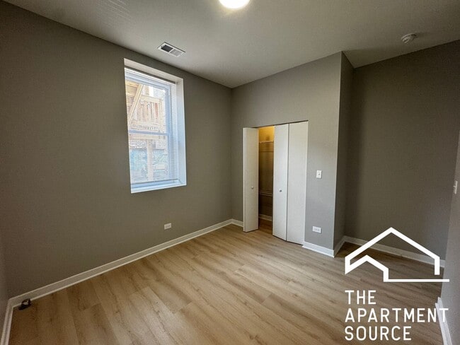 Building Photo - 4007 W School St