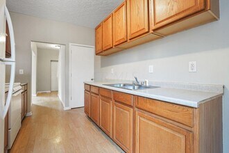 Building Photo - 320-322 E 12th Avenue