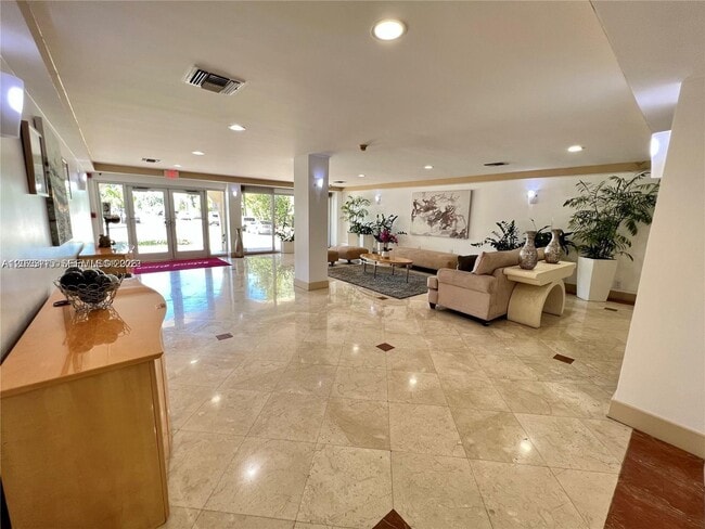 Building Photo - 1455 N Treasure Dr