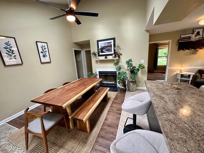 Building Photo - 1205 Woodbridge Dr