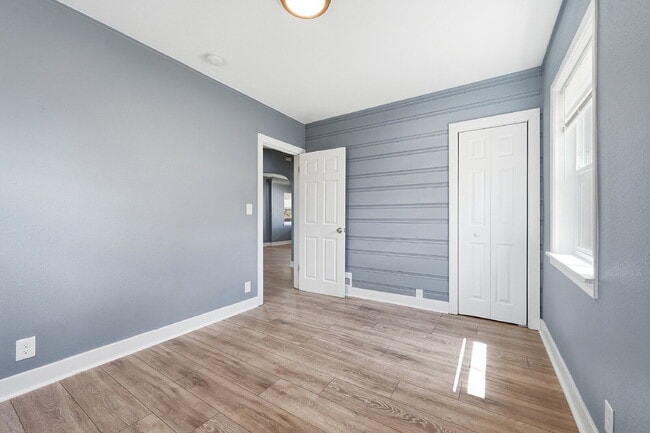 Building Photo - $2,820.95 with $300 off the first month's rent, 4 Beds - 2 Bath, Single Family Home in Denver wit...