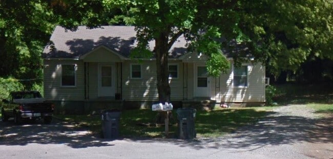 Primary Photo - 204 Sunset Ct