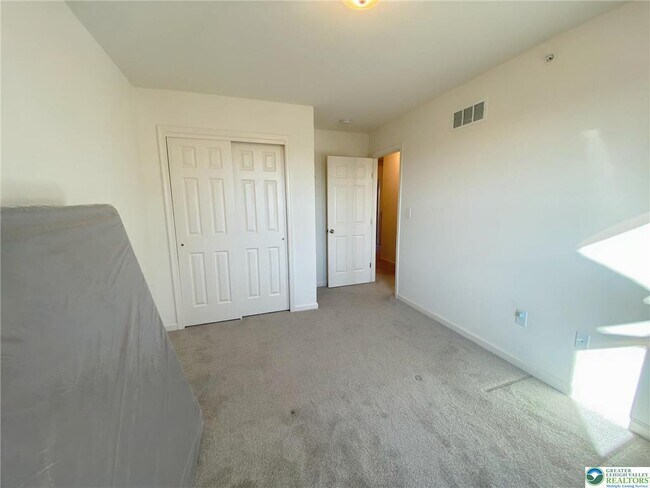 Building Photo - 17 Timber Trl