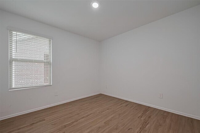 Building Photo - 24119 Maple Turn Ln