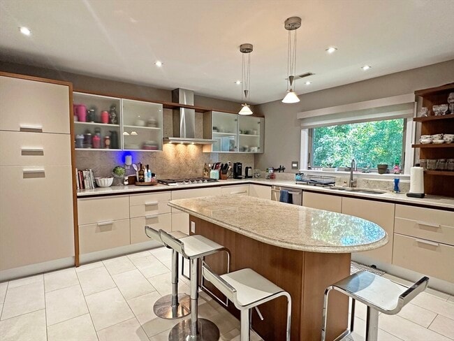 Building Photo - 6 Brownson Terrace