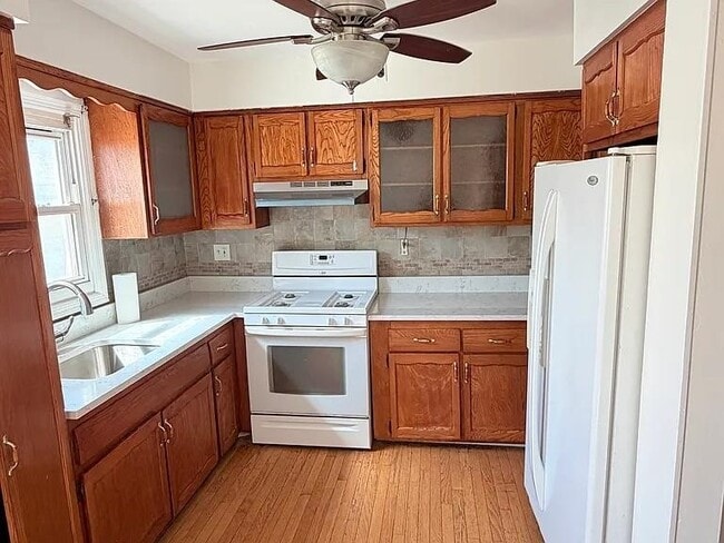 Building Photo - 79 Paterson St