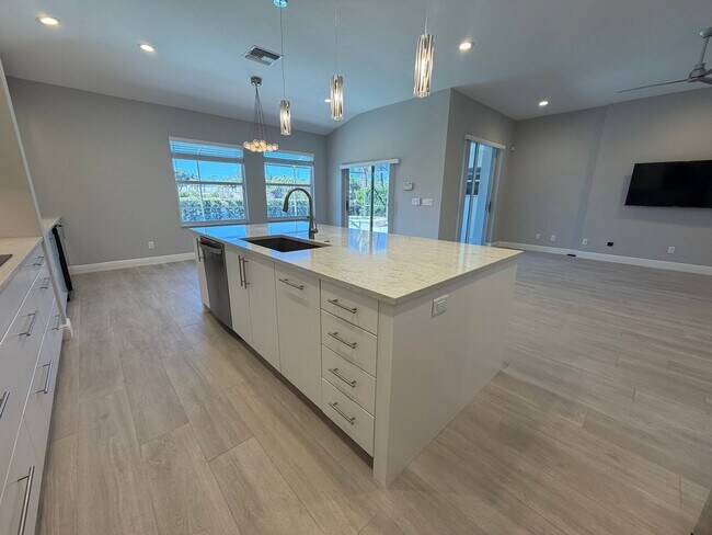 Building Photo - ANNUAL RENTAL - 3 BED / 2 BATH POOL HOME IN AUTUMN WOODS