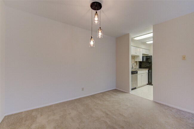 Building Photo - 14515 Wunderlich Dr