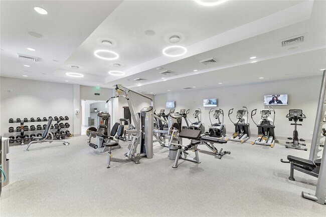 Building Photo - 8215 NW 125th Ln