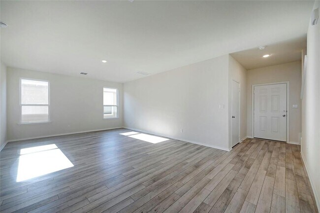 Building Photo - 221 Cherry Vine Dr