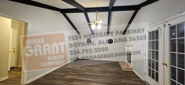 Building Photo - 211 Plantation Rd