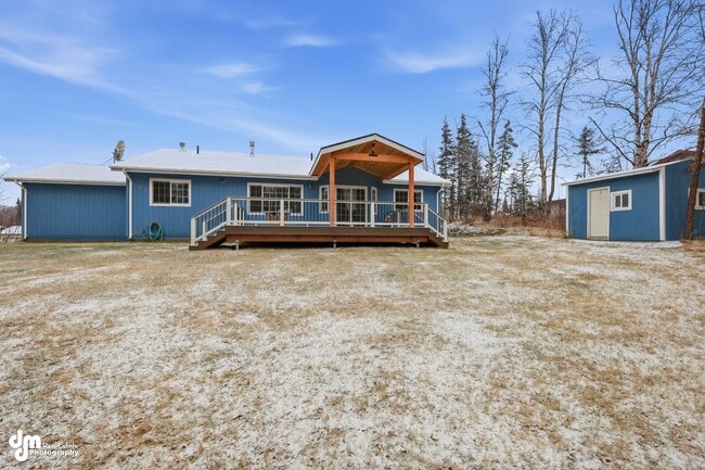 Building Photo - 3 BEDROOM | 2 BATHROOM | 2 CAR GARAGE