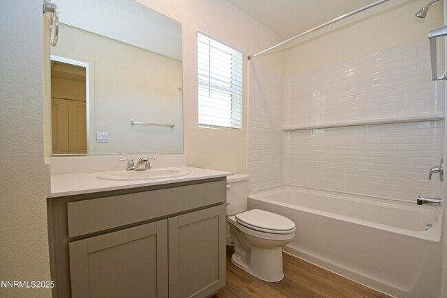 Building Photo - 843 Orchard Rock Dr